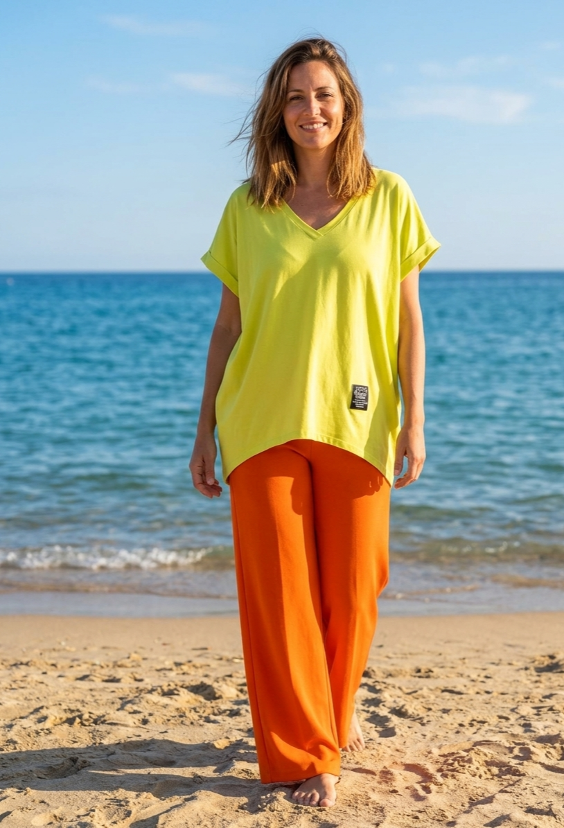 T-shirt oversize col V coton extensible femme – Liberté Oversize – LyaMode
