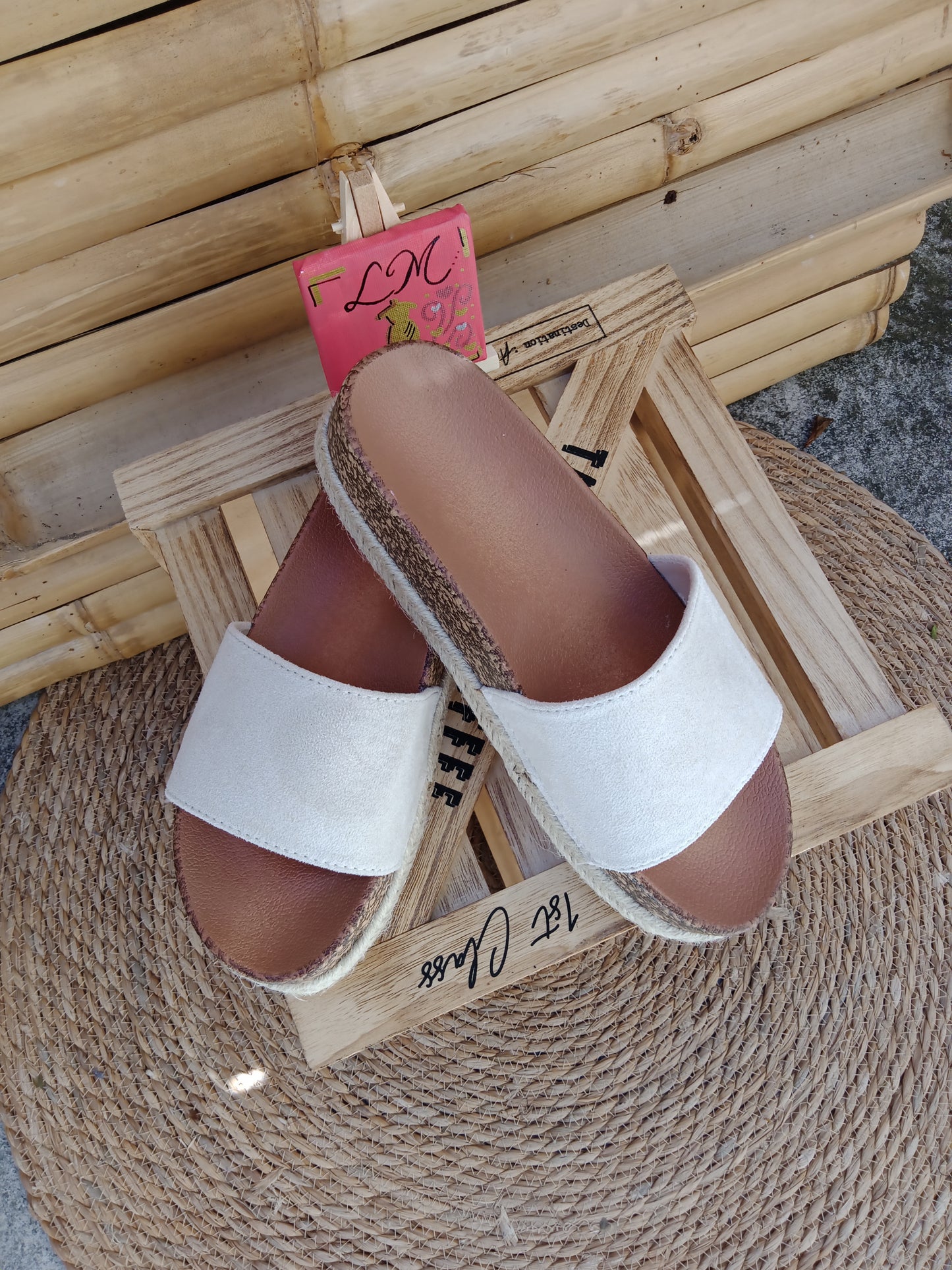 Mules Sable Fin – Le pas léger de l’été