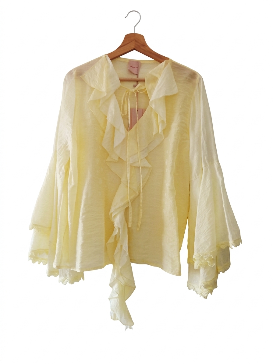 Blouse fluide femme à volants et col lacé légère – Éclat Bohème | LyaMode