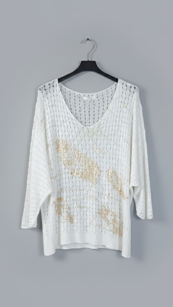 Pull maille ajourée femme col V manches 3/4 léger doux touches dorées coupe fluide chic | Golden Breeze – LyaMode