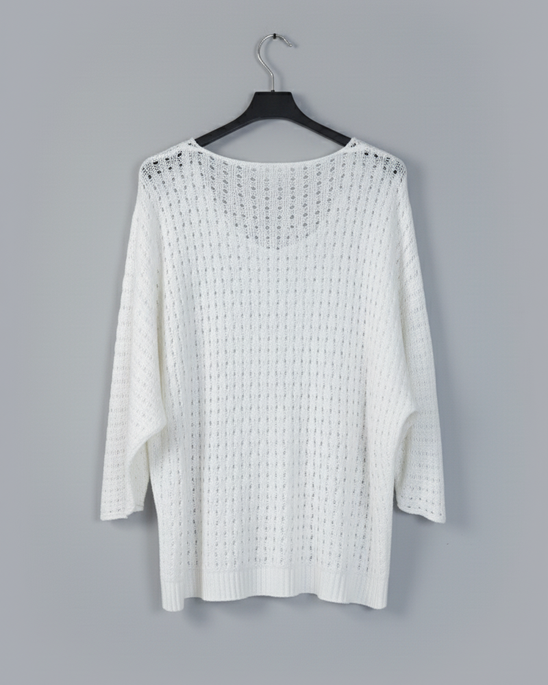 Pull maille ajourée femme col V manches 3/4 léger doux touches dorées coupe fluide chic | Golden Breeze – LyaMode