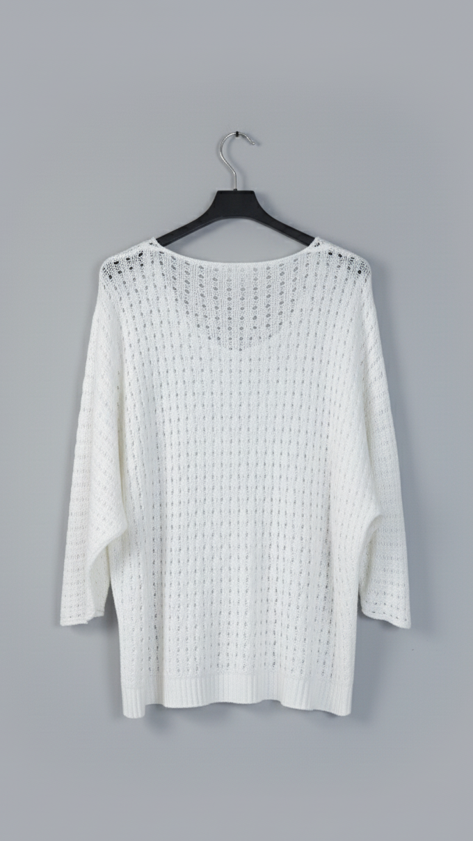 Pull maille ajourée femme col V manches 3/4 léger doux touches dorées coupe fluide chic | Golden Breeze – LyaMode