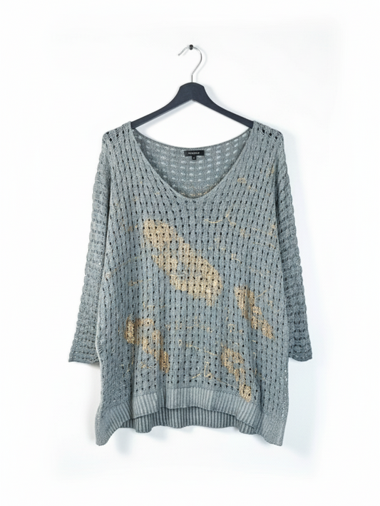 Pull maille ajourée femme col V manches 3/4 léger doux touches dorées coupe fluide chic | Golden Breeze – LyaMode
