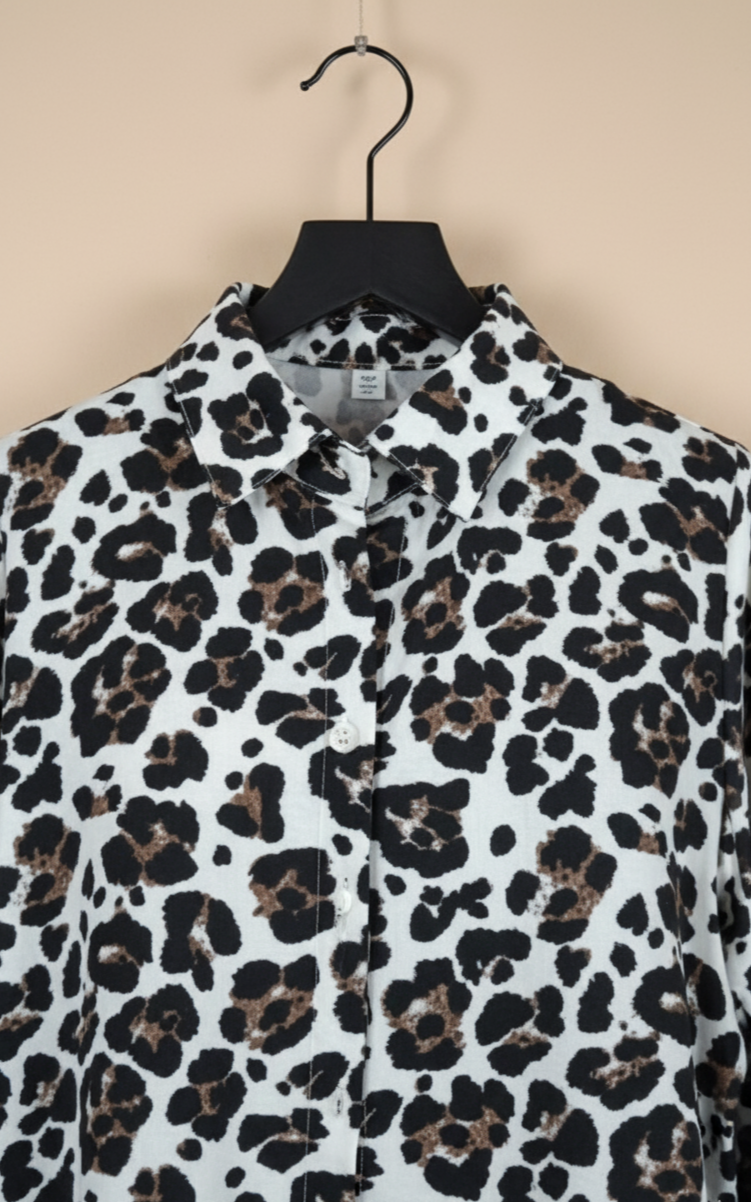 Robe chemise femme léopard fluide 100% coton coupe ample casual chic taille unique confortable | Panthère Élégante – LyaMode