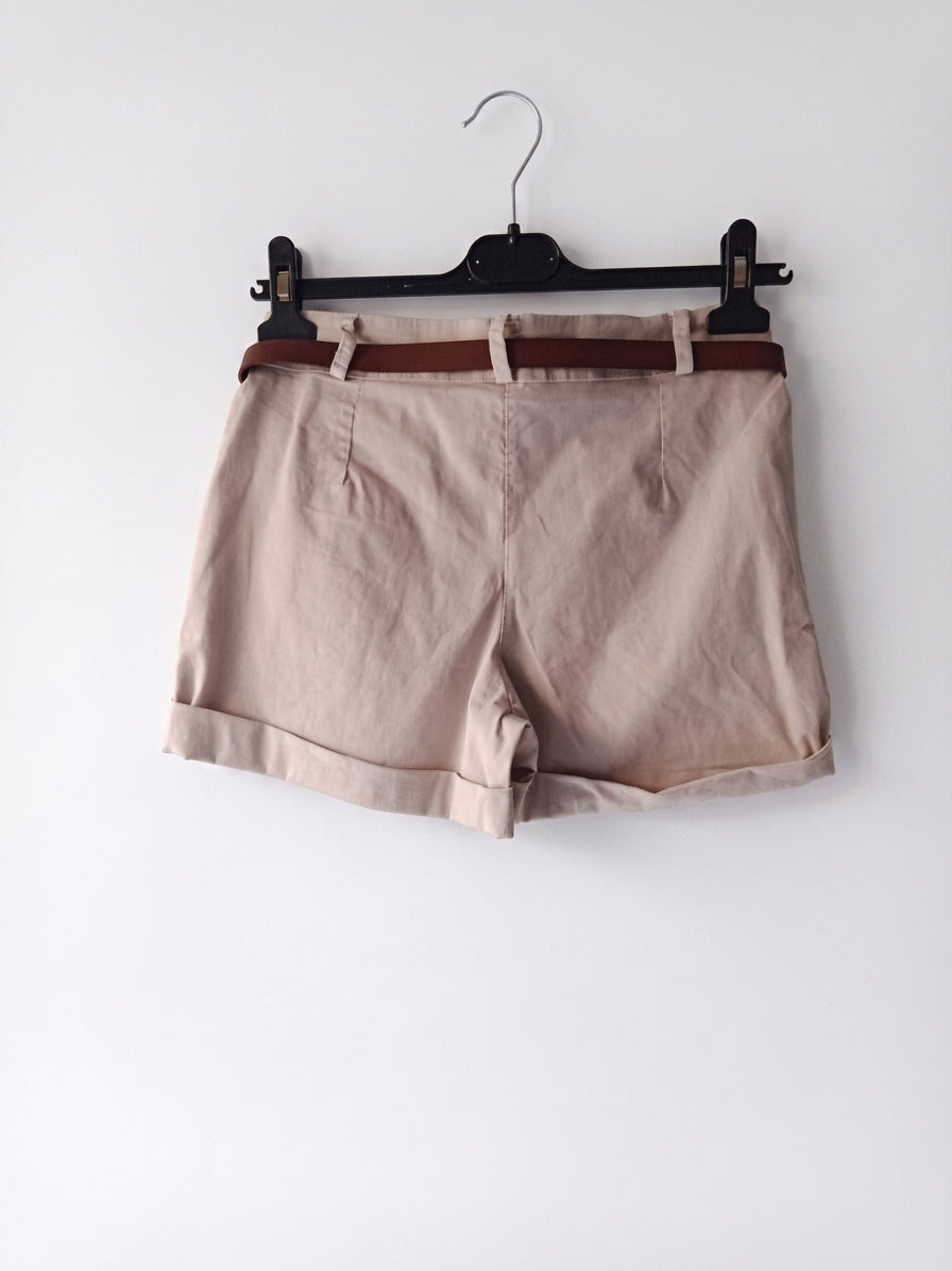 Short femme été coton stretch avec ceinture coupe flatteuse poches et revers casual chic tailles S à L | Summer Belt – LyaMode
