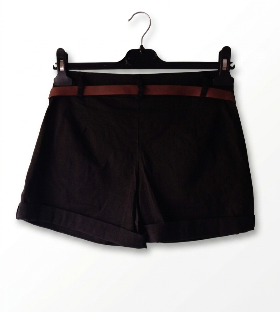 Short femme été coton stretch avec ceinture coupe flatteuse poches et revers casual chic tailles S à L | Summer Belt – LyaMode