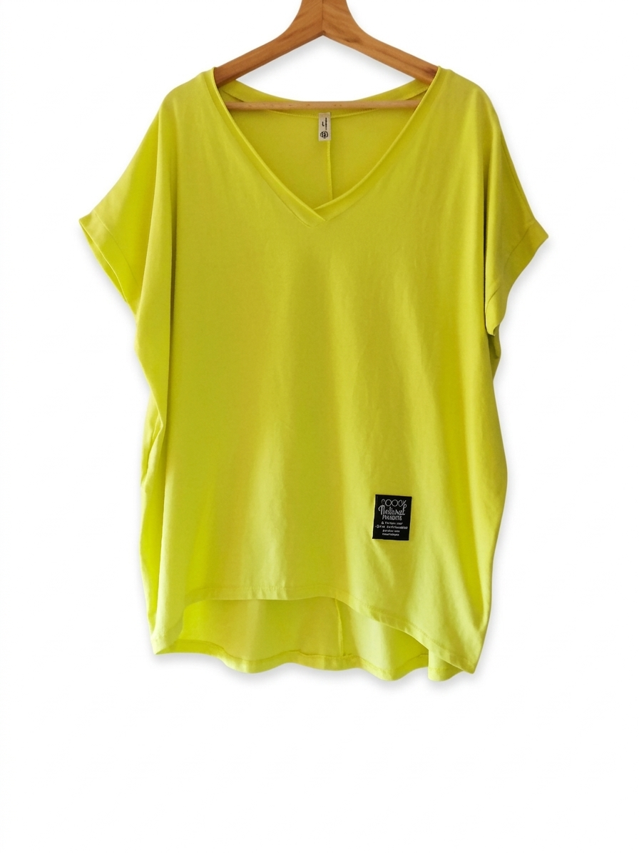 T-shirt oversize col V coton extensible femme – Liberté Oversize – LyaMode